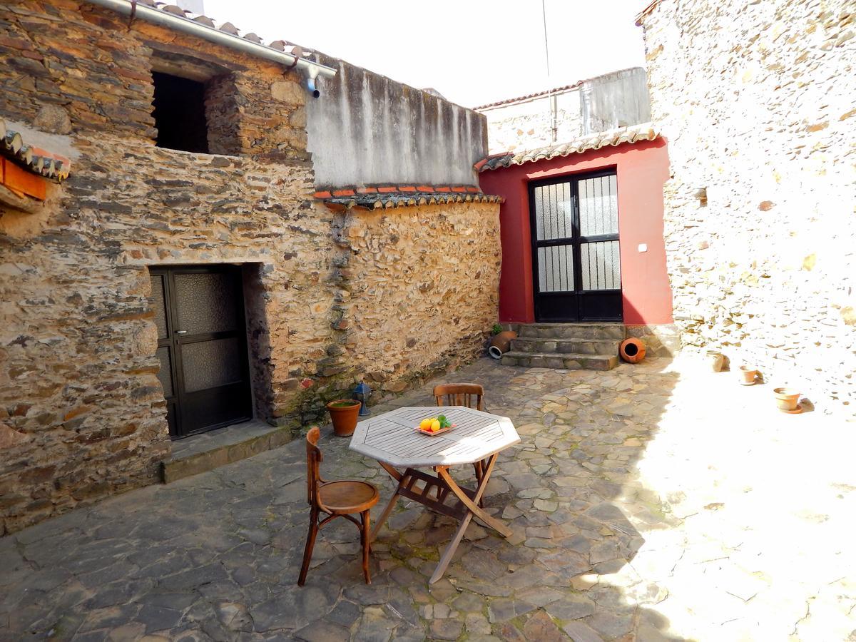 Casa Rural La Perra Gorda Zorita Kültér fotó